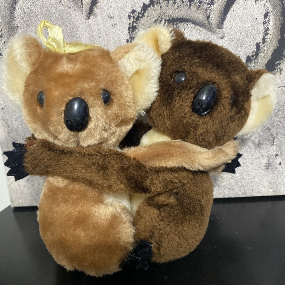 Vintage R. Dakin & Co 1978 MR. & MS. Koala Bears Hug‎ and Love Plush 7"